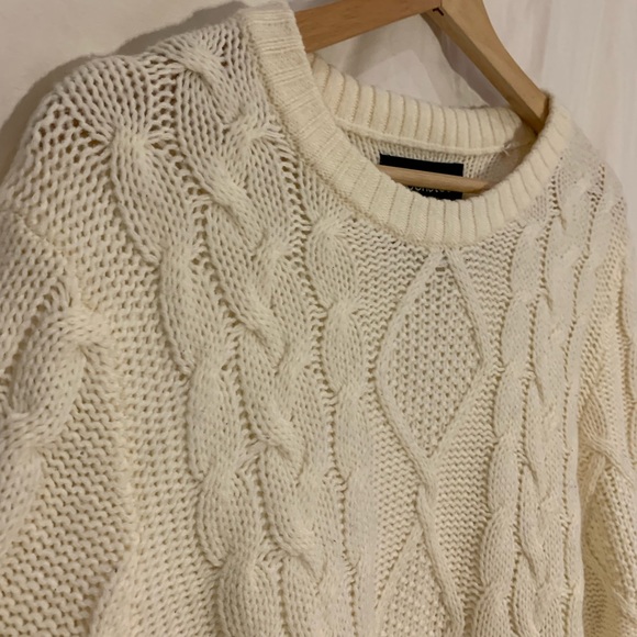 Chunk cable knit white sweater - Picture 3 of 4